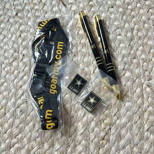 New Go Army pen lanyard pin bundle set US ARMY COLLECTION